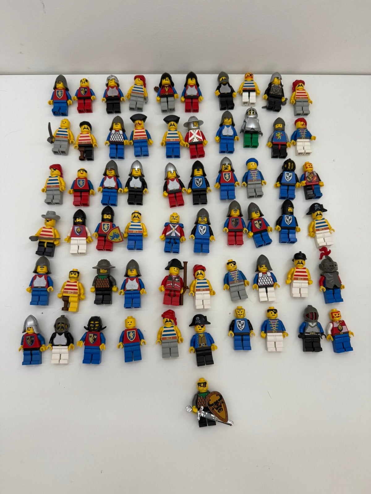 Lego poppetjes/minifiguren piraten en ridders 61 stuks, Ophalen of Verzenden, Zo goed als nieuw