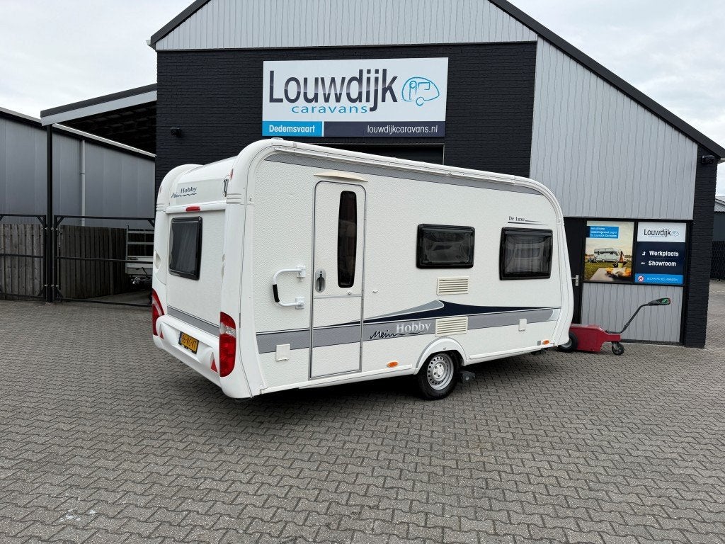 HOBBY De Luxe 440 SF ’11 (Mover, Vastbed 210cm), Caravans en Kamperen, Vast bed, Hobby, Bedrijf, Treinzit