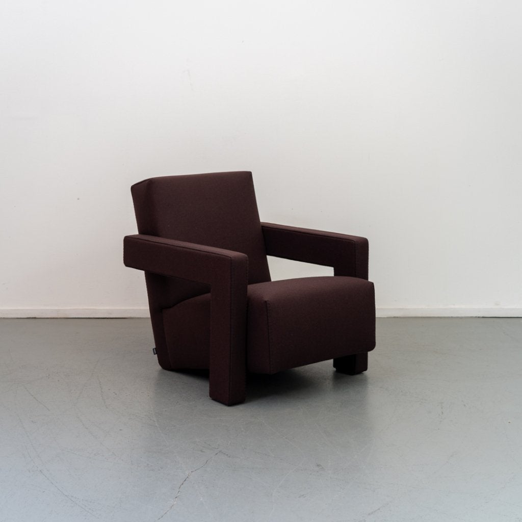 2x Cassina Utrecht fauteuil 637 Bruin – Stof, Niet ingevuld, Niet ingevuld, Nieuw, Stof