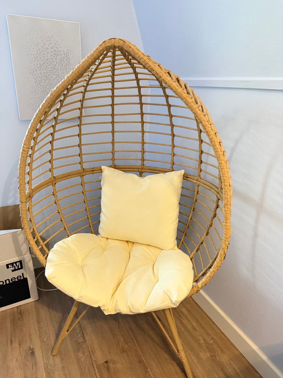 Rotan Egg Chair met Kussen - Zo goed als nieuw, Huis en Inrichting, Stoelen, Ophalen, Overige kleuren, Riet of Rotan, Zo goed als nieuw
