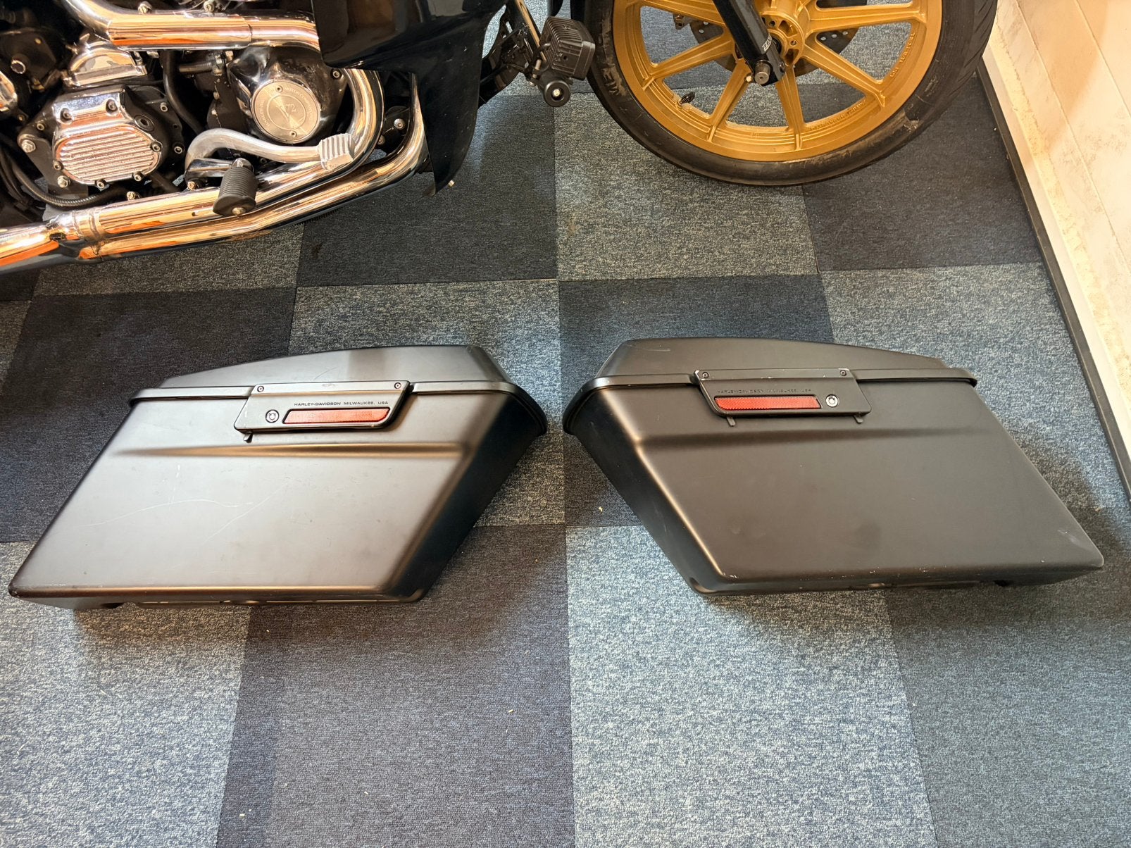 Set Harley-Davidson Hardbags / Zijkoffers – Origineel OEM, Ophalen, Gebruikt