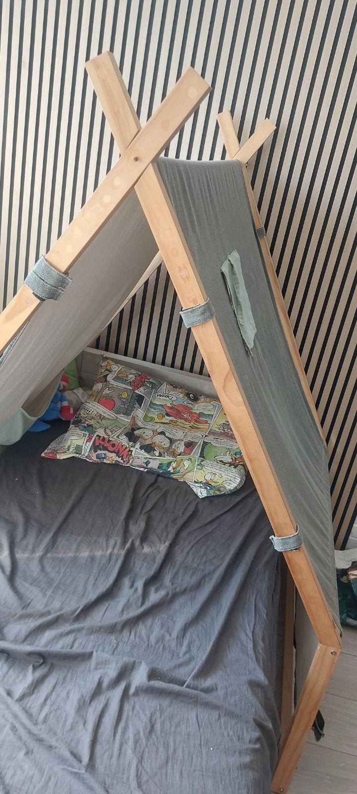 Houten speelhuisje/bedtent voor knusse slaapplek, Ophalen, Gebruikt, Hout