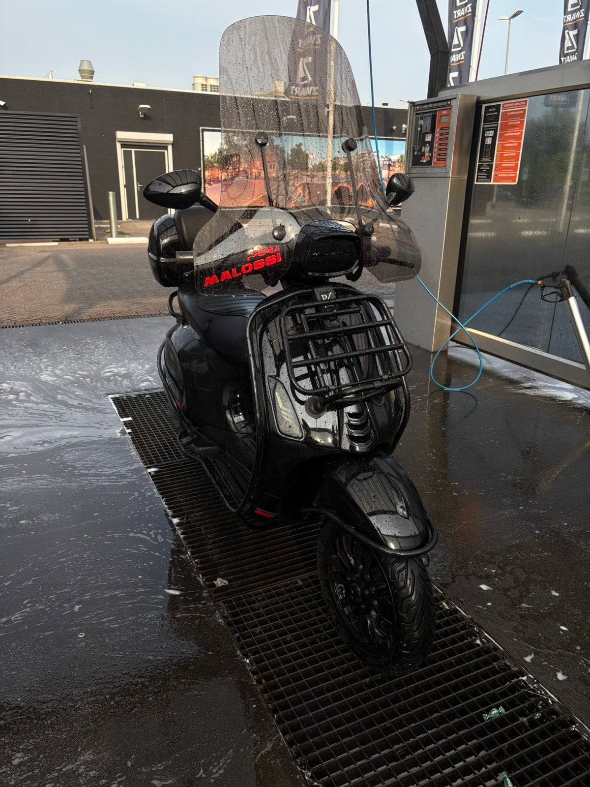 Vespa Sprint zwart glans - Black on Black 100CC, Ophalen, Gebruikt, Benzine, Vespa