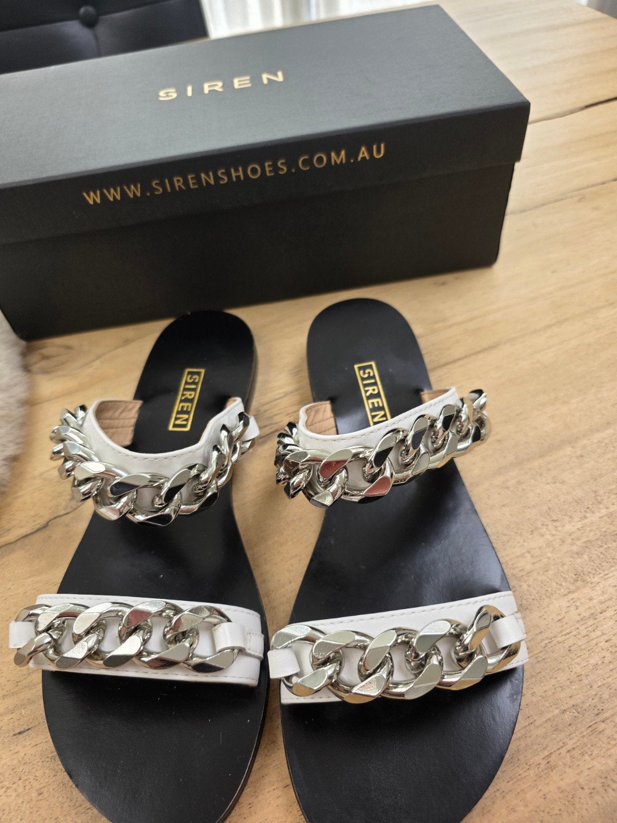 Siren Bambi Chalk Leather Sandalen met Kettingdetail Maat 38, Kleding | Dames, Ophalen of Verzenden, Nieuw, Zwart, Sandalen of Muiltjes