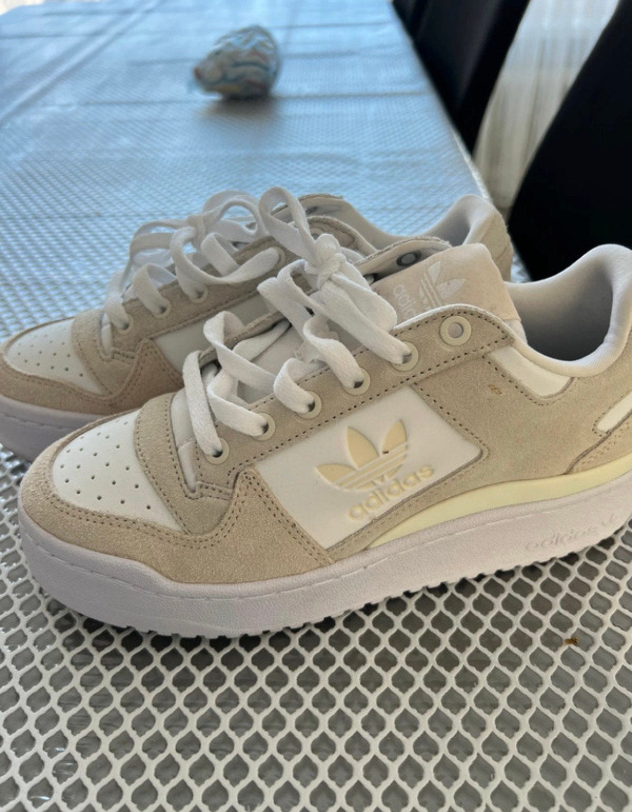Adidas dames schoen, Verzenden, Beige, Sneakers of Gympen, Zo goed als nieuw