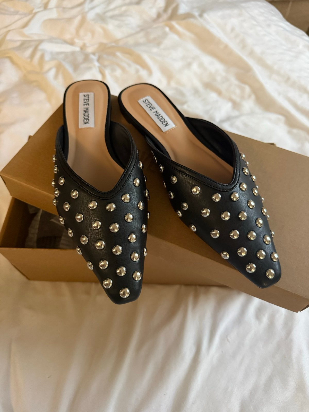 Steve Madden instappers met studs -  helemaal nieuw, Nieuw, Ophalen of Verzenden, Instappers, Zwart