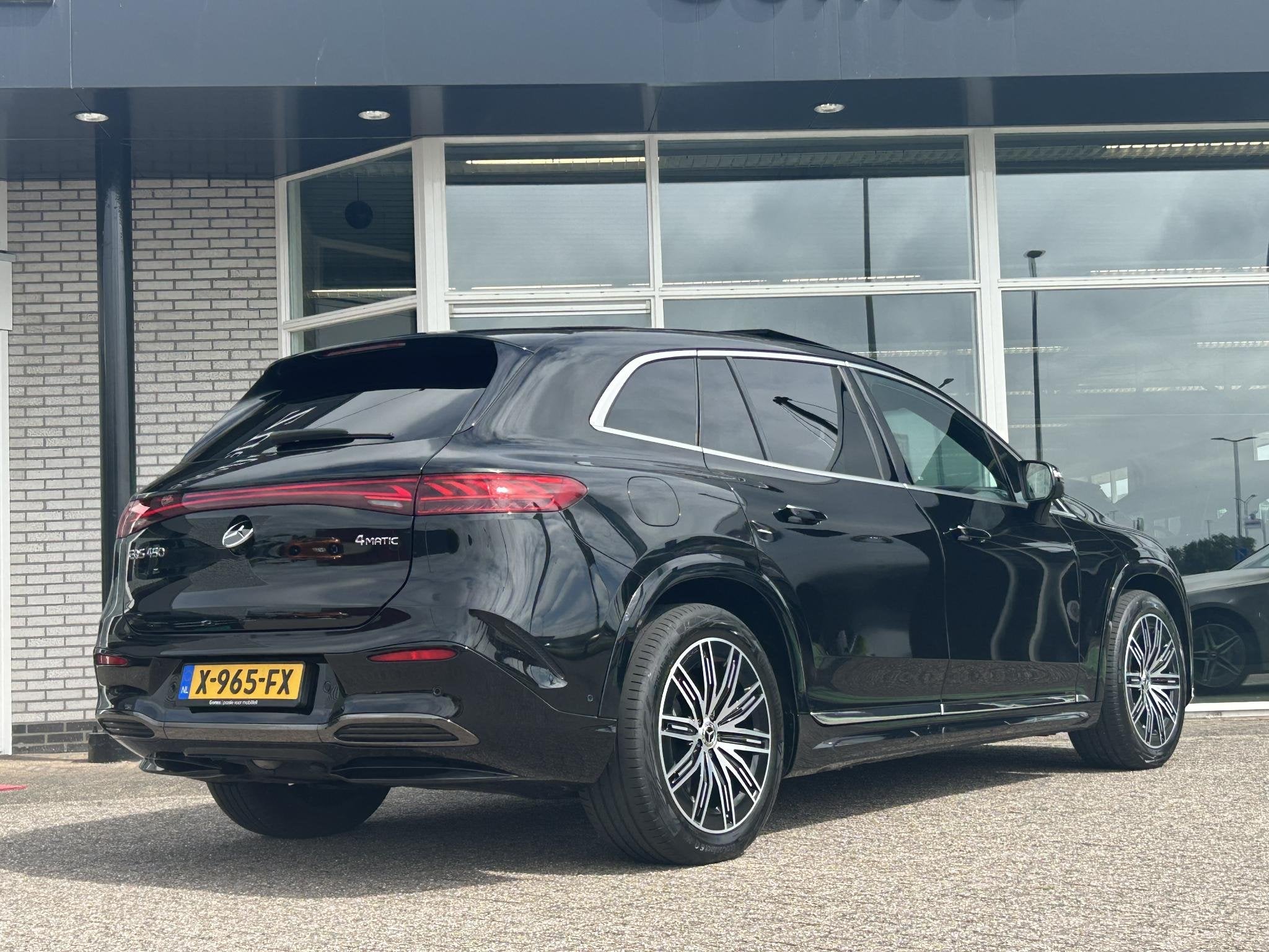 Mercedes-Benz EQS SUV 450 4MATIC AMG Line | Panoramadak | Ai, Auto's, Automaat, Stof, Zwart, Origineel Nederlands