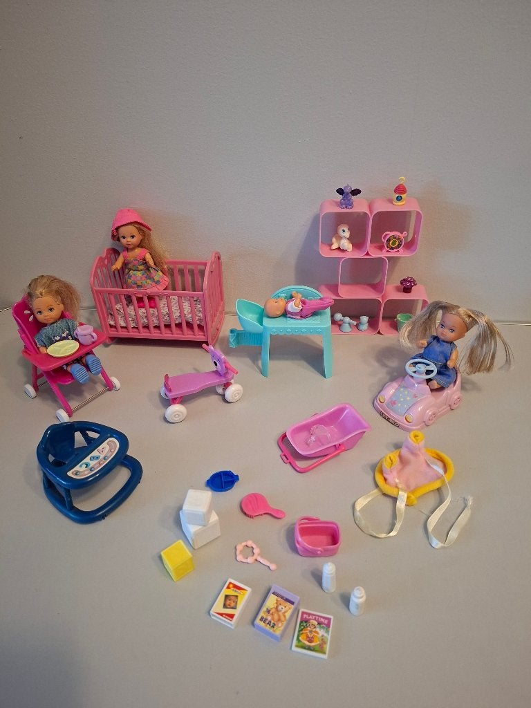barbie kinder baby meubels speelgoed bedje, Ophalen of Verzenden, Gebruikt, Barbie