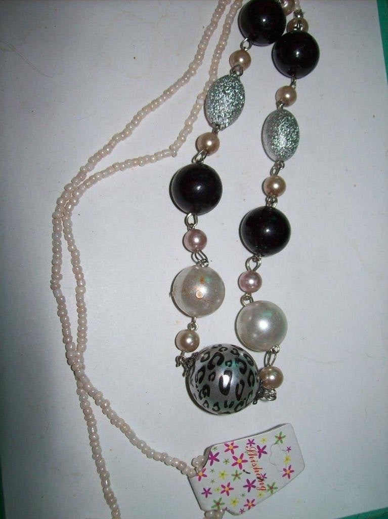 Ketting Zilver Zwart Wit tinten Steen Kralen Fraai model, Sieraden, Tassen en Uiterlijk, Kettingen, Overige kleuren, Verzenden