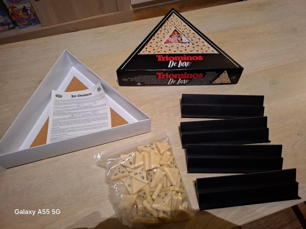 Triominos De Luxe - Compleet en in goede staat, Postbus 200, 8050 AE Hattem, Nederland, Ophalen of Verzenden, Zo goed als nieuw