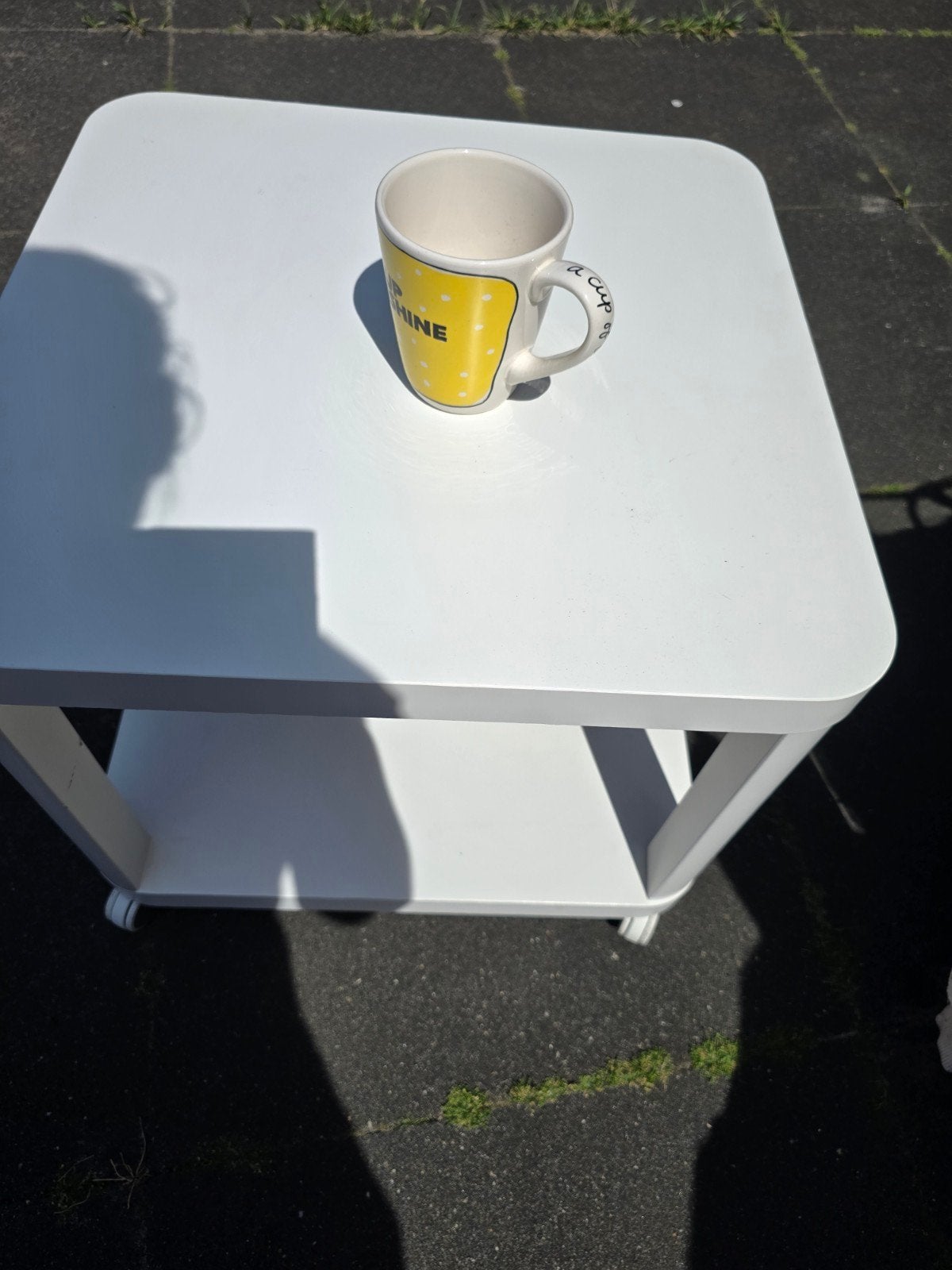 IKEA bijzettafeltje wit met wieltjes, Huis en Inrichting, Tafels | Salontafels, Ophalen