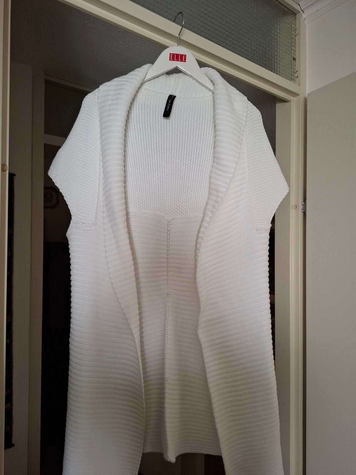 Marc Cain wit vest met leuke kraag, maat 38/40/42, Kleding | Dames, Truien en Vesten, Marc Cain, Ophalen of Verzenden
