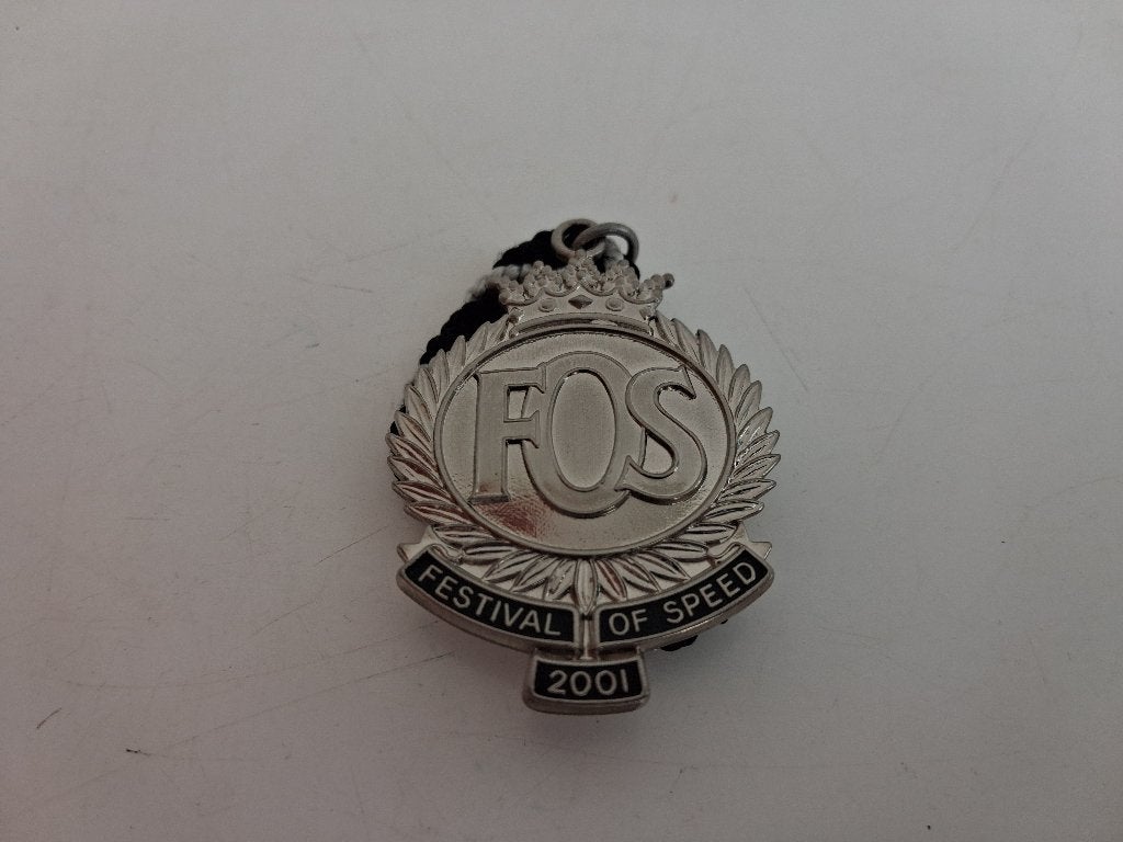 Goodwood Festival of Speed FOS Collectors Badge 2001 + Pouch, Ophalen of Verzenden, Zo goed als nieuw, Formule 1