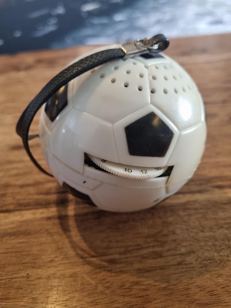 Voetbalradio - Draagbare Mini Radio in Voetbalvorm, Ophalen of Verzenden, Audio en Video
