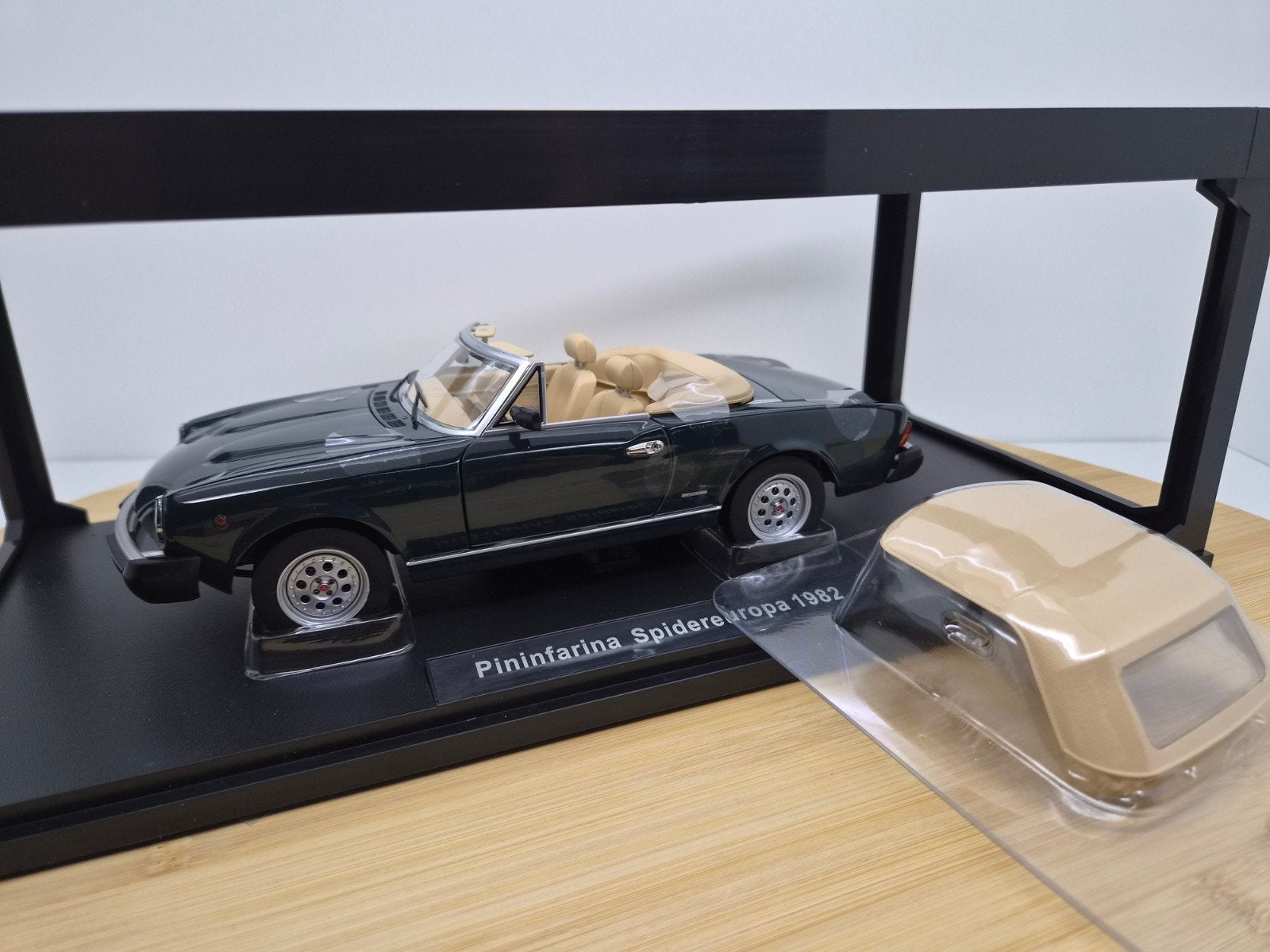 Touring Models Pininfarina Spidereuropa Fiat 124 Spider 1:18, Overige merken, Auto, Nieuw, Ophalen of Verzenden