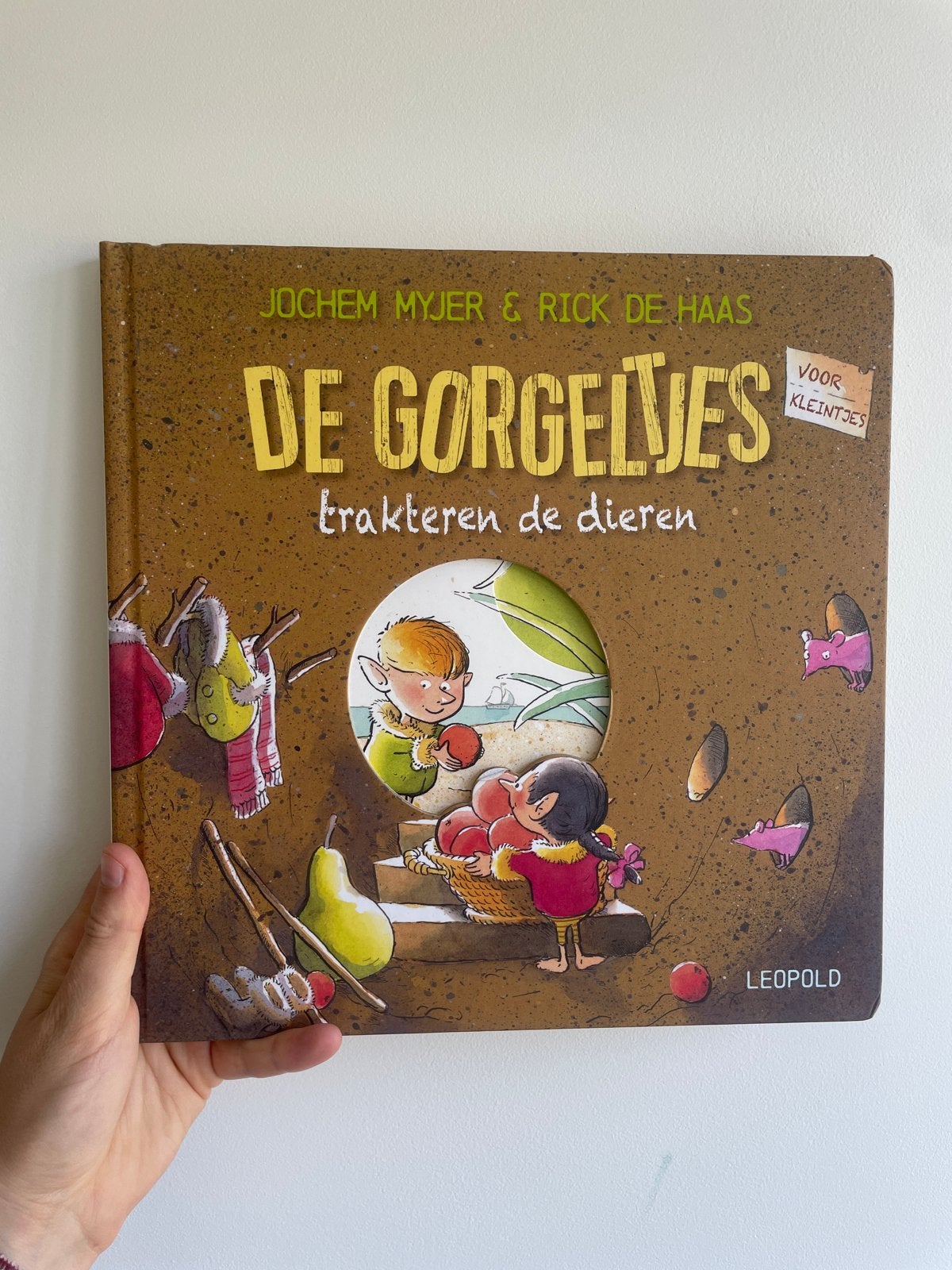 De Gorgeltjes trakteren de dieren - Jochem Myjer, Ophalen of Verzenden, Zo goed als nieuw, Uitklap-, Voel- of Ontdekboek, 2 tot 3 jaar