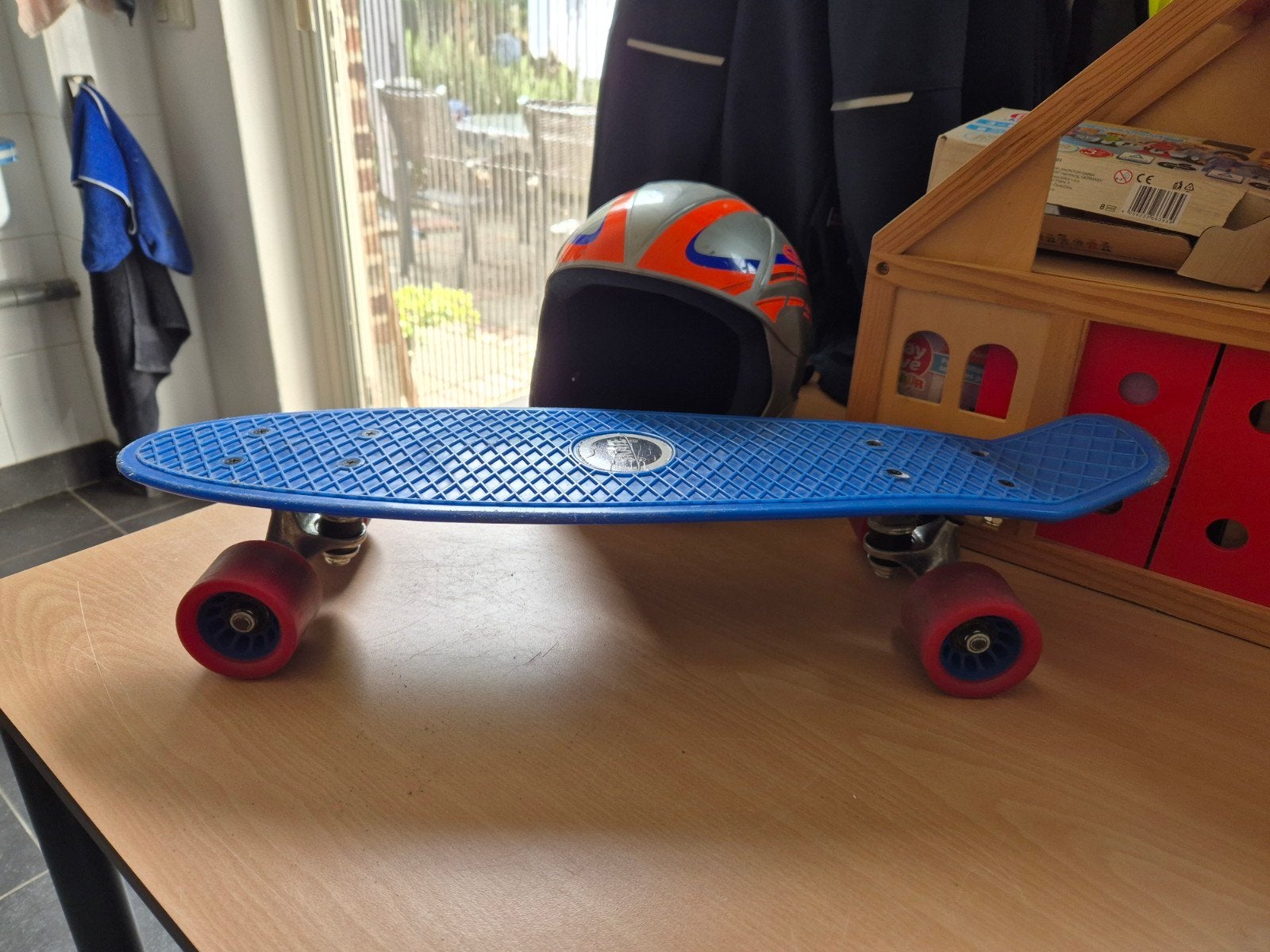 Blauw skateboard met rode wielen, Ophalen, Gebruikt, Skateboard