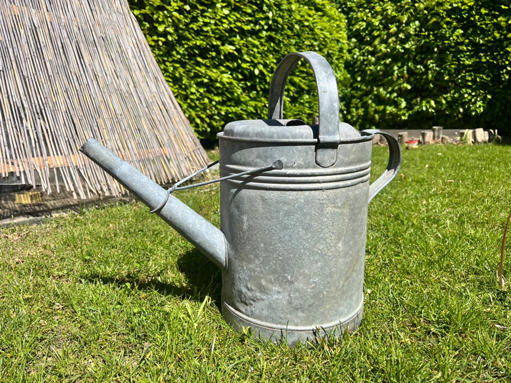Zware zinken gieter met handvat, brocant, tuin, Tuin en Terras, Gieters, Ophalen, Gebruikt, Metaal