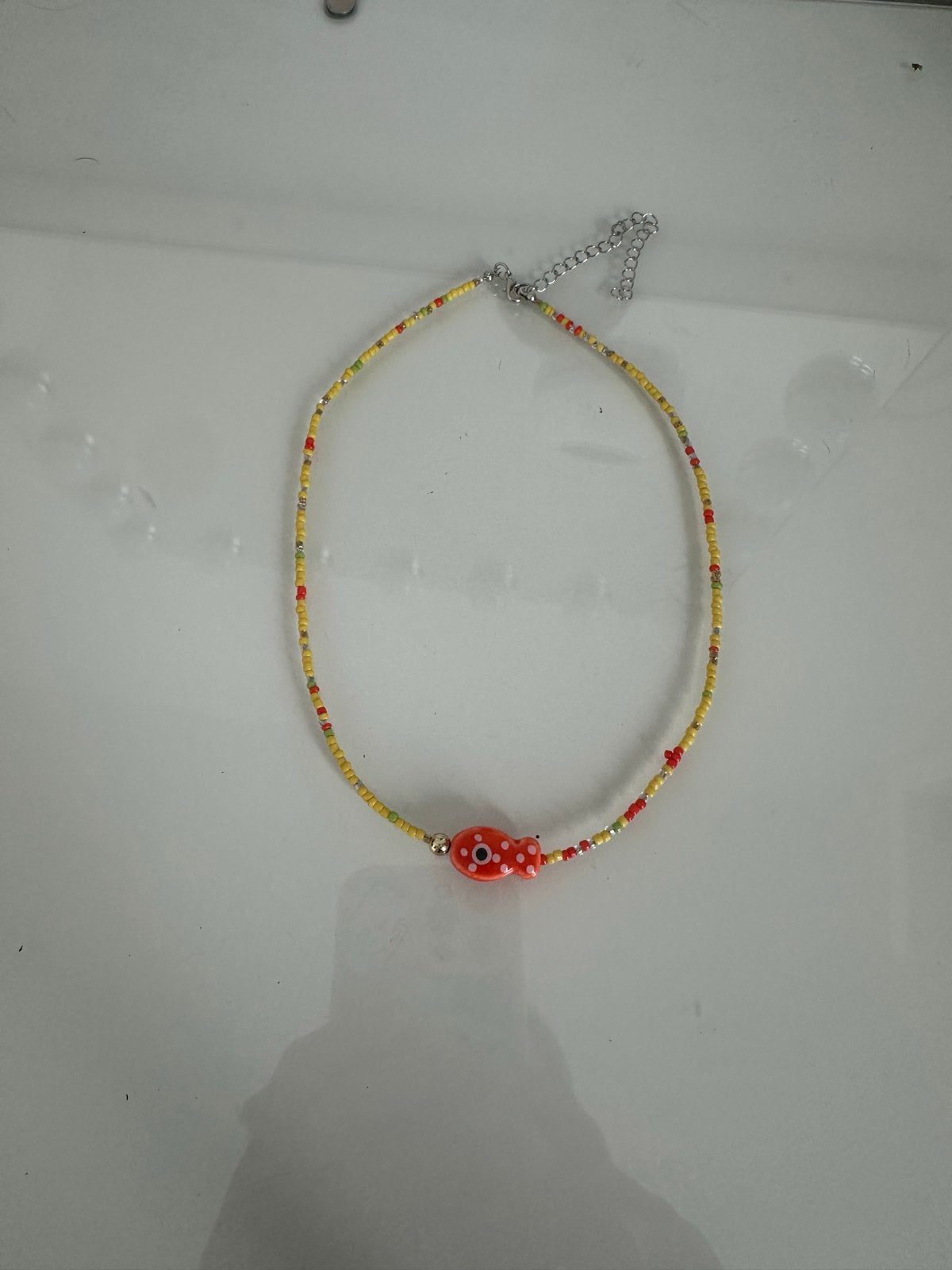 Nieuwe kralen ketting met vrolijke vis hanger, Met hanger, Kunststof, Geel, Nieuw