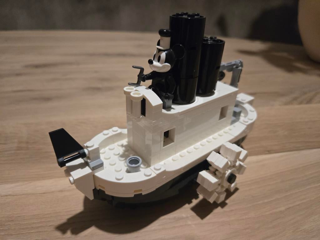 LEGO Ideas Steamboat Willie (21317) - Mickey Mouse, Ophalen of Verzenden, Zo goed als nieuw
