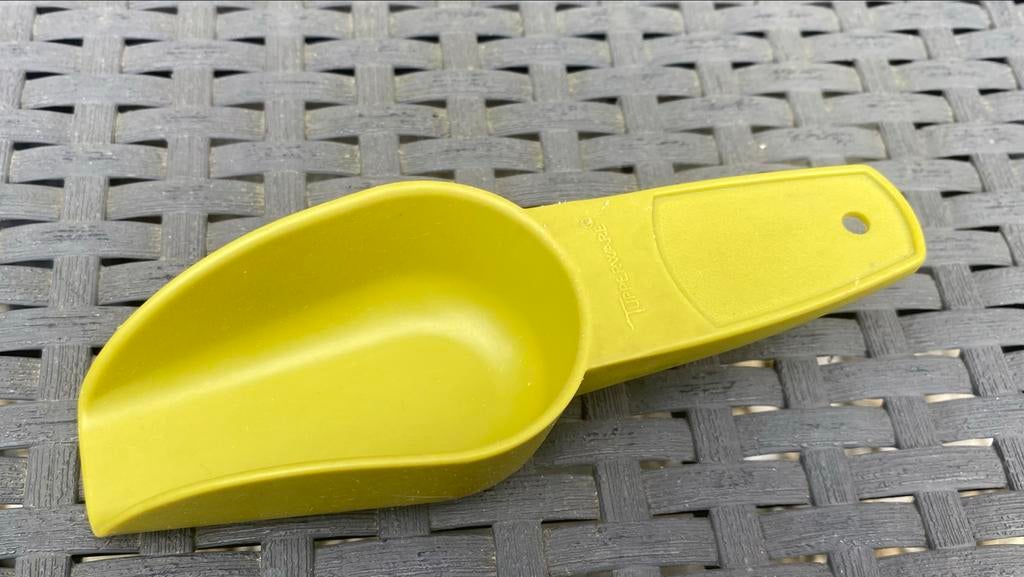 Tupperware schepje geel/groen. Lengte 13,5 cm., Ophalen of Verzenden, Zo goed als nieuw, Geel, Overige typen