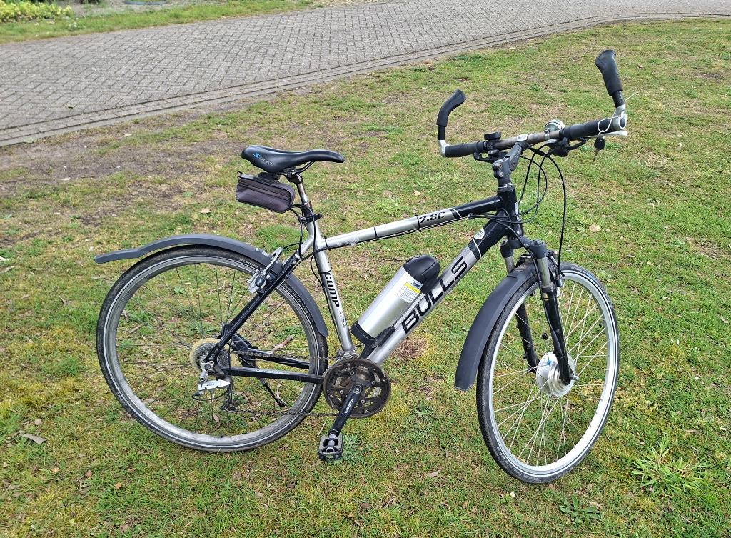 Te koop Bulls elektriseche 28 inch fiets met bidon accu, Fietsen en Brommers, Elektrische fietsen, 51 tot 55 cm, Ophalen, Zo goed als nieuw