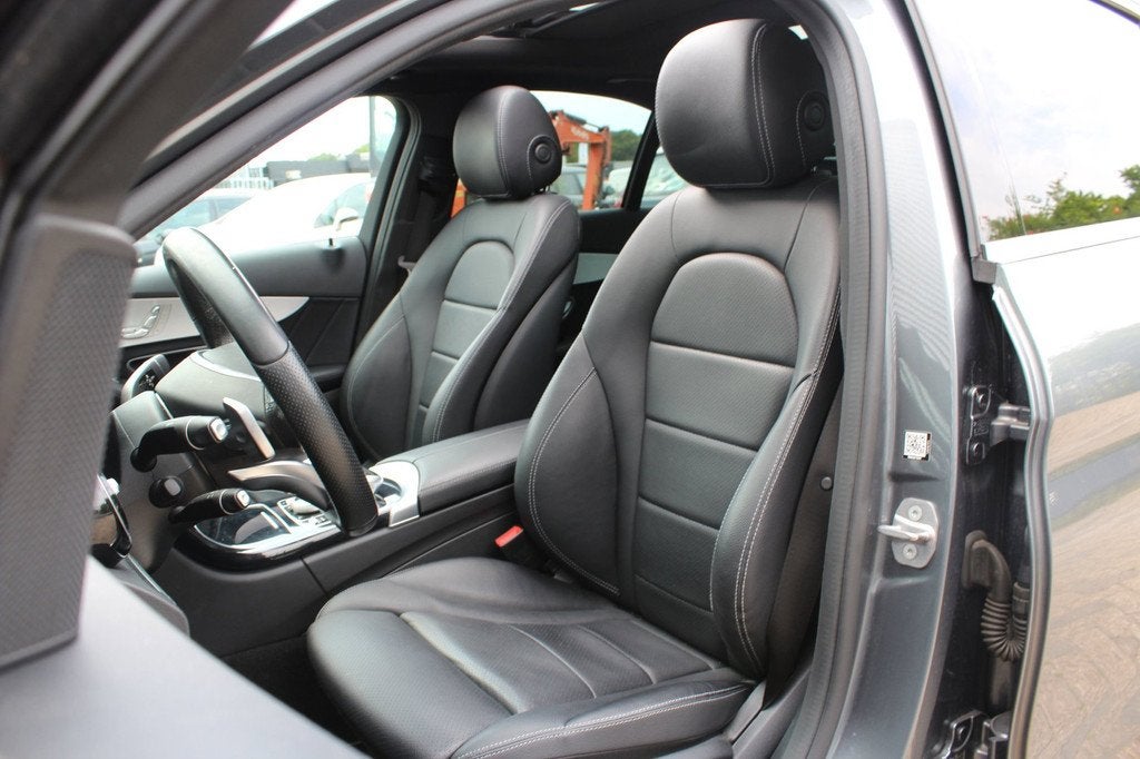 Mercedes-Benz C-klasse 180 AMG | Panoramadak | Memory Seats, Auto's, Bedrijf, Sedan, 17 km/l, 710 kg