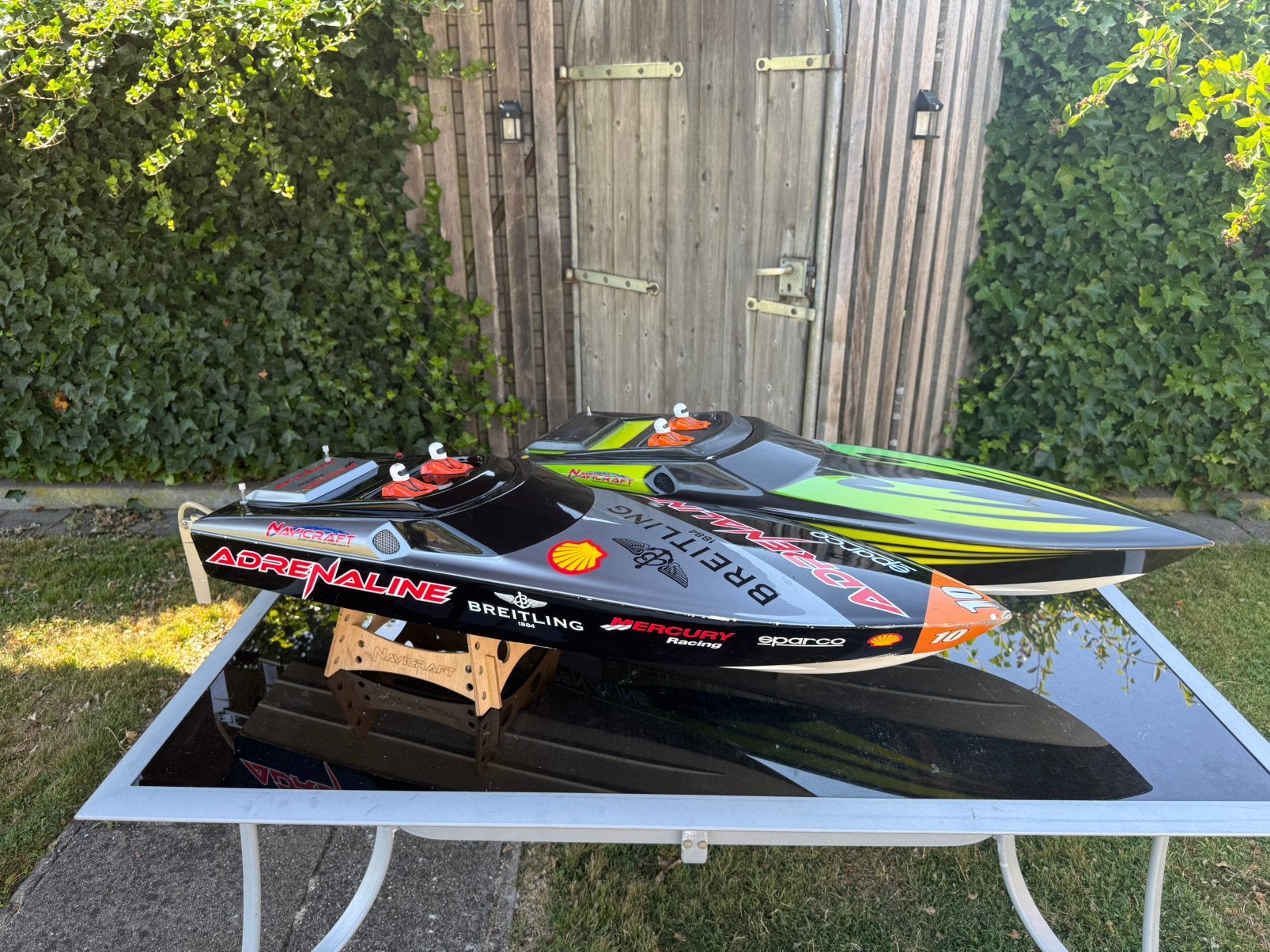 UNIEK !!! 2x Navicraft Adrenaline Benzine RC Speedboot 26cc, Ophalen of Verzenden, Gebruikt