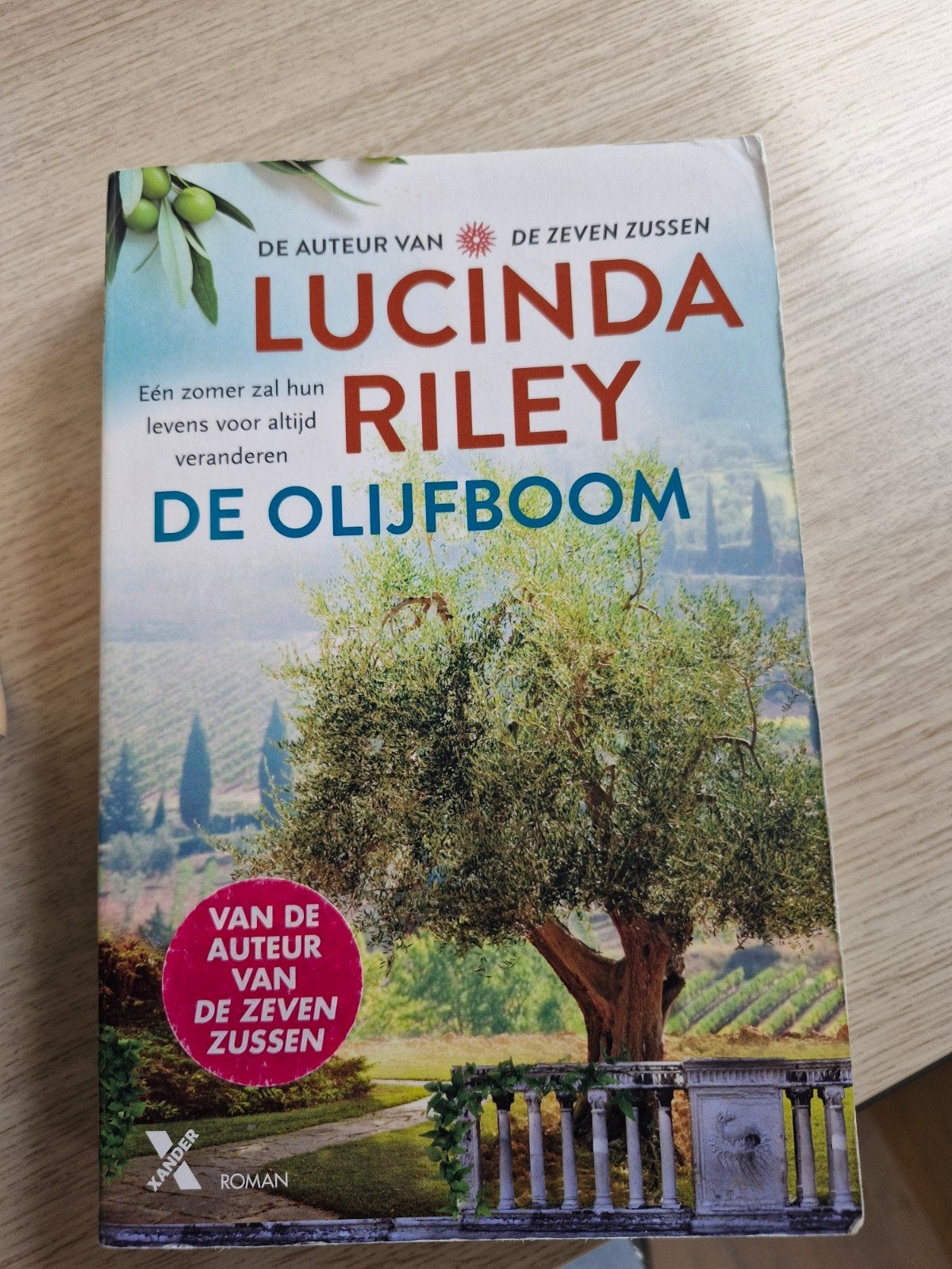 Lucinda Riley - De olijfboom, Boeken, Ophalen of Verzenden, Zo goed als nieuw, Lucinda Riley