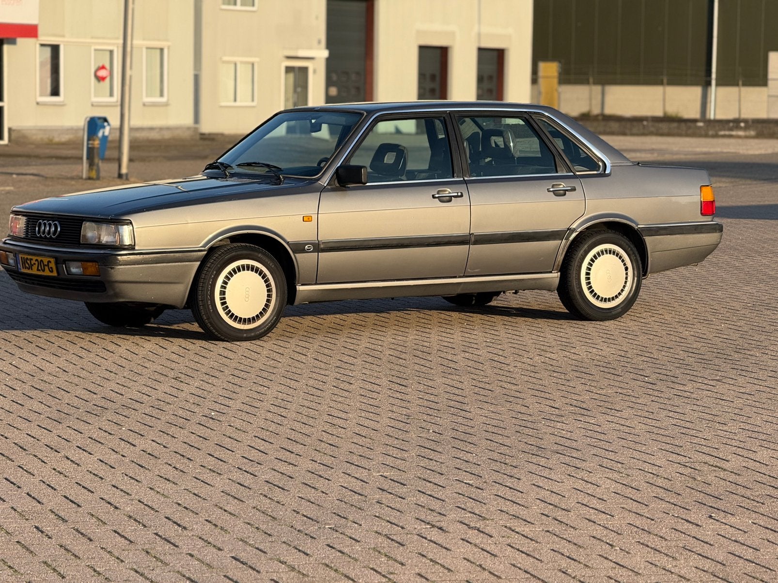 Audi 90 1.6 Turbodiesel 1986 Zeldzaam - Uniek belastingvrij, Auto's, Audi, Voorwielaandrijving, Beige, 4 cilinders, 1051 kg