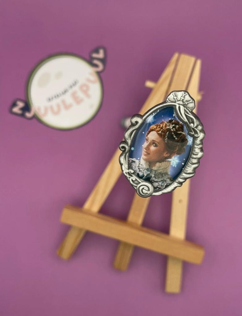 Efteling pin ijsprinses Jelka EPP332, Verzamelen, Efteling, Nieuw, Button of Speldje, Verzenden