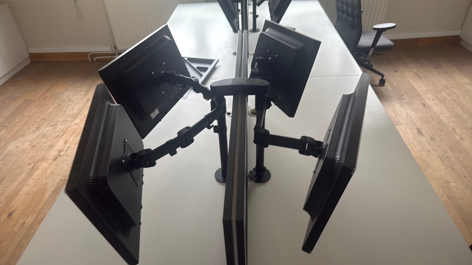 Schermen met beugels te koop, Audio, Tv en Foto, Ophalen of Verzenden, Zo goed als nieuw, Overige typen