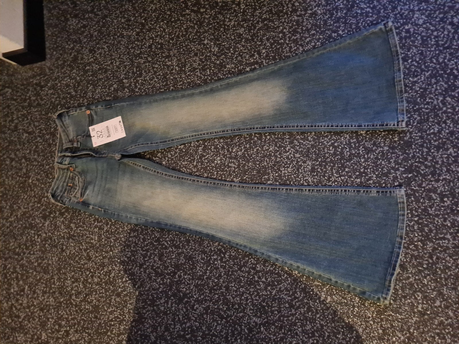 Mooie flared jeans, maat W32, Kleding | Dames, Blauw, Nieuw, Ophalen of Verzenden, Onbekend