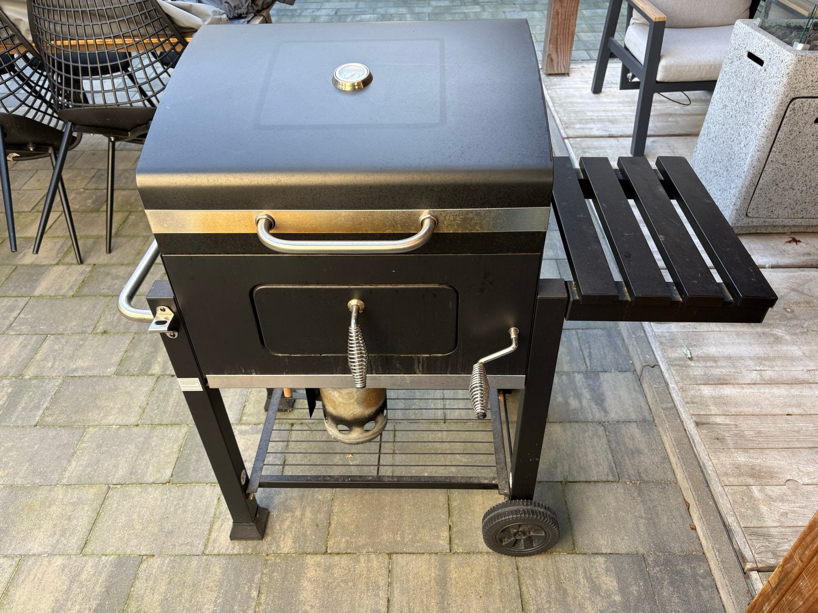 Houtskool BBQ met thermometer en zijtafel, Tuin en Terras, Ophalen, Gebruikt