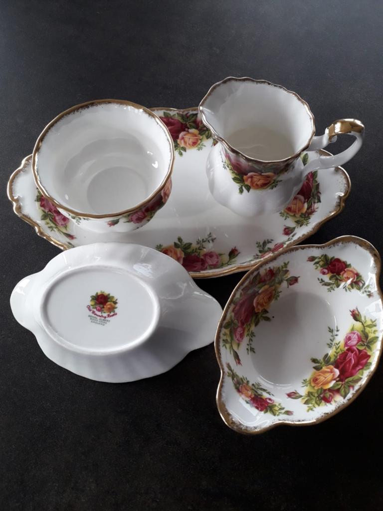 Royal Albert suiker en melkkannetje, Ophalen