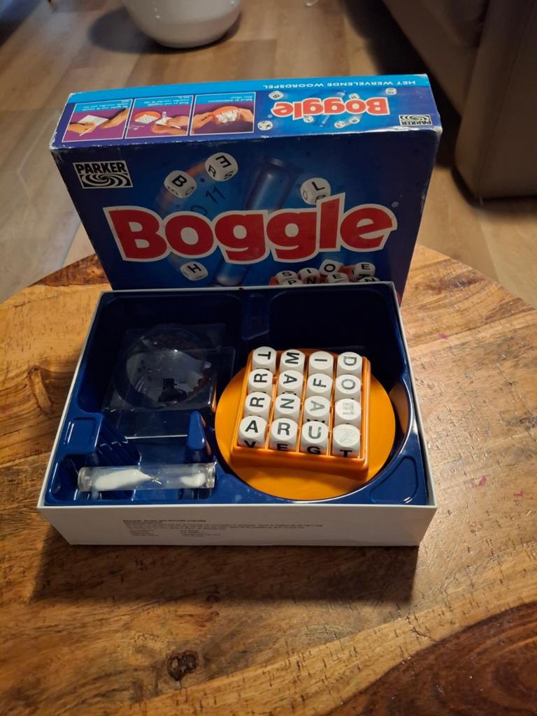 Boggle, Hobby en Vrije tijd, Gezelschapsspellen | Bordspellen, Ophalen of Verzenden