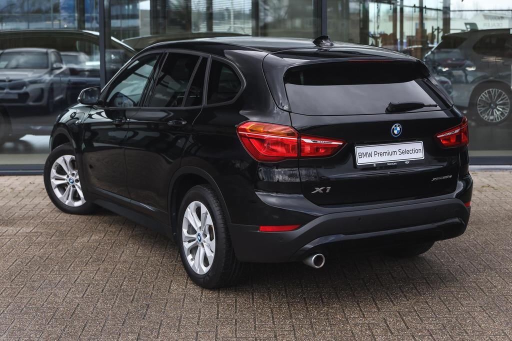 BMW X1 xDrive25e Automaat / Apple CarPlay / Getint glas / Cr, Stof, Gebruikt, 750 kg, 95 pk