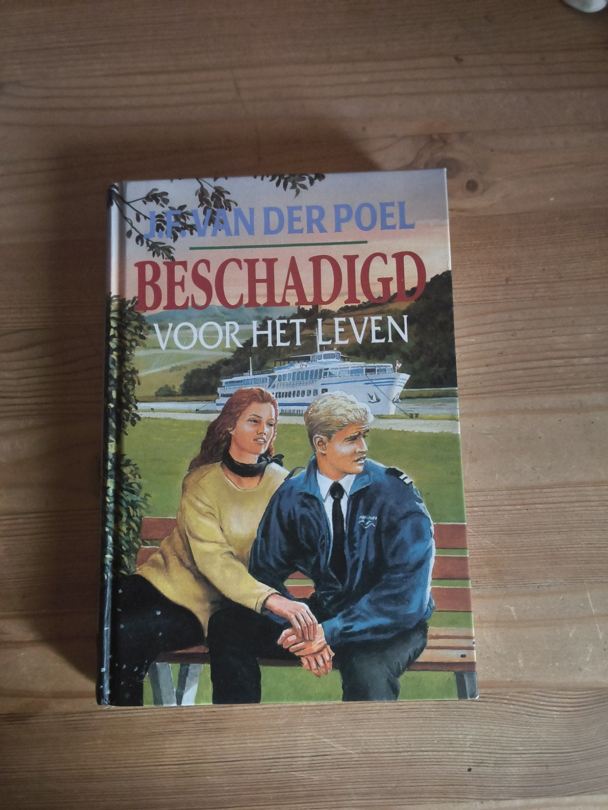 Beschadigd voor het leven - J.F. van der Poel, Ophalen of Verzenden, Gelezen, J.F.  van der Poel