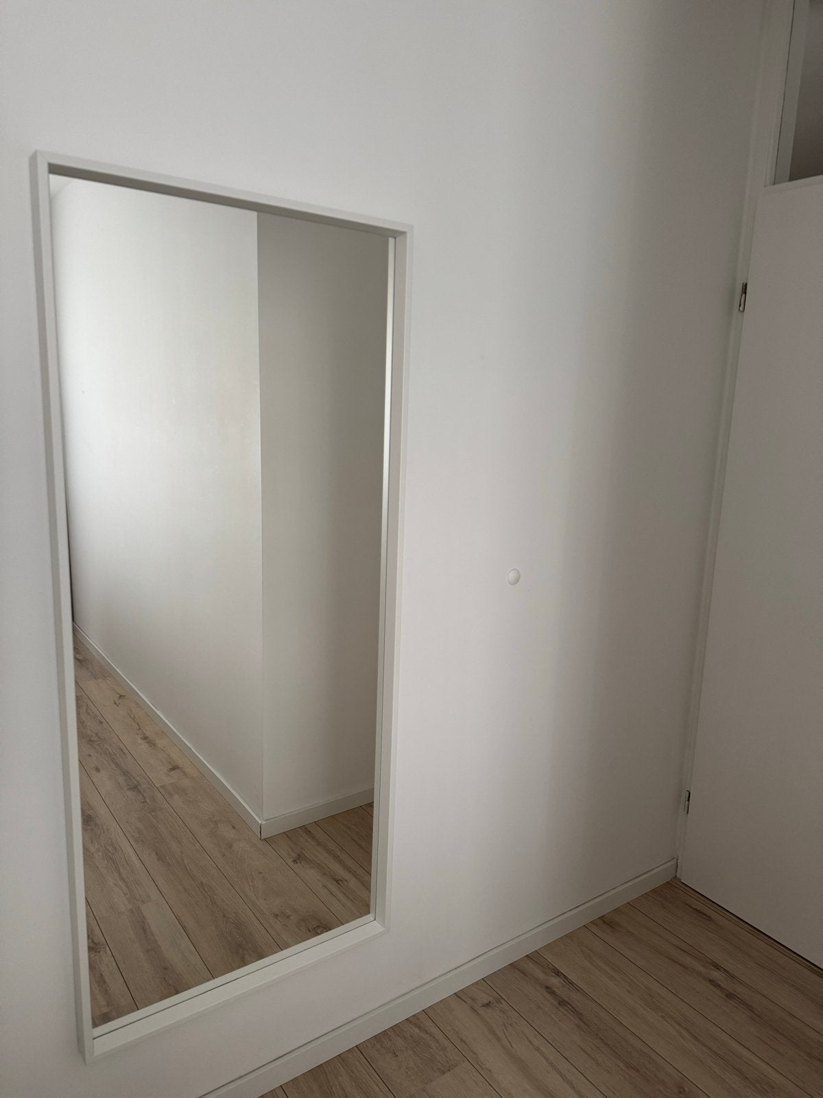 Nieuw!!! IKEA LOTS spiegel, 65x150 cm, wit frame, 100 tot 150 cm, Ophalen of Verzenden, Zo goed als nieuw, Rechthoekig
