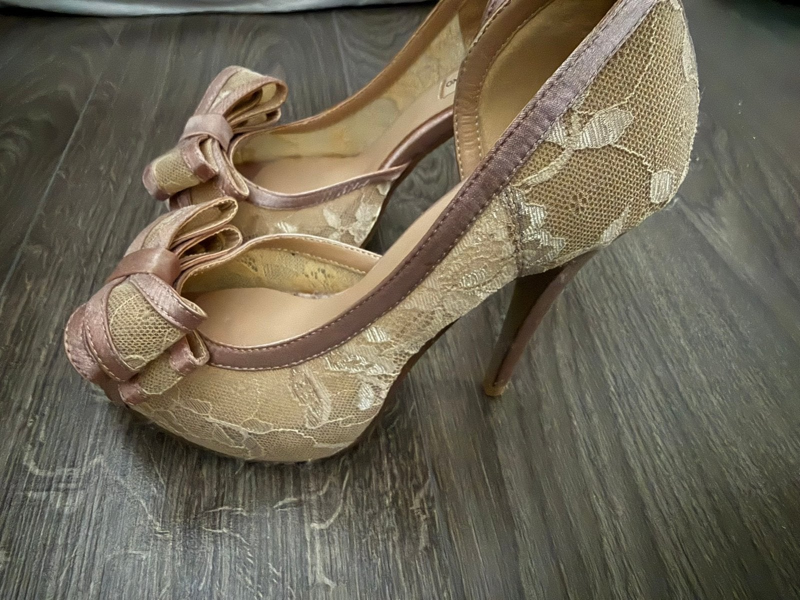 Mooi dames schoenen (Valentino), Ophalen of Verzenden, Nieuw, Beige, Sneakers of Gympen