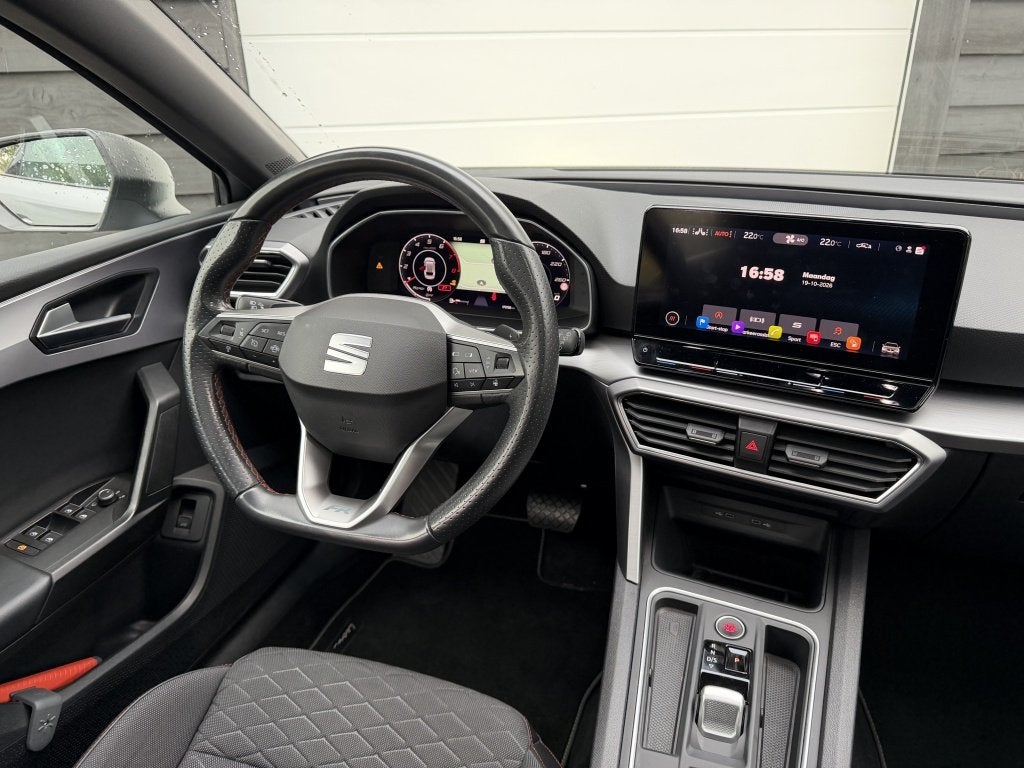 Seat Leon Sportstourer 1.5 eTSI FR LaunchEd | Panoramadak |, Automaat, Euro 6, 4 cilinders, Leon