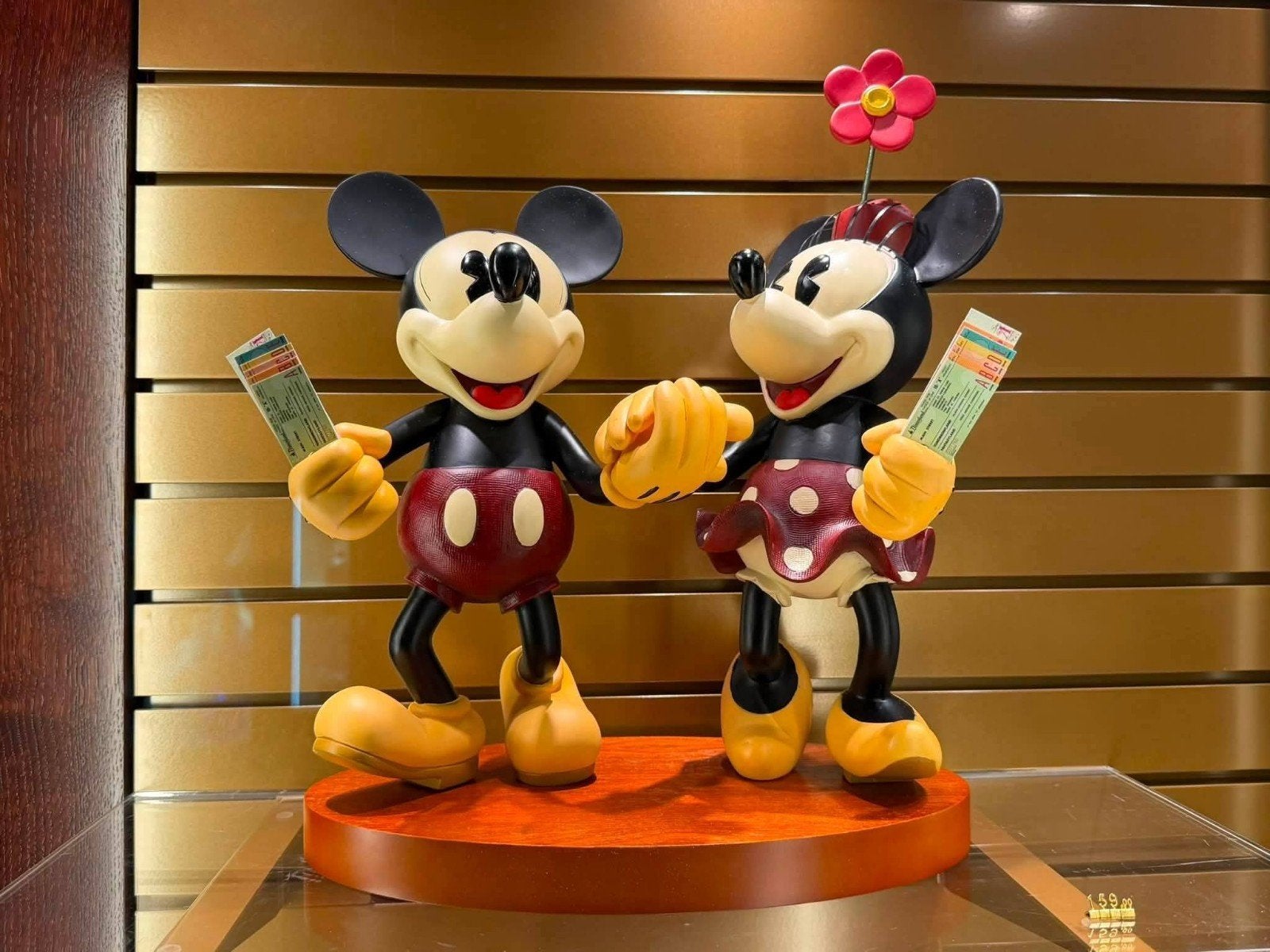 Disneyland Parijs Mickey en Minnie beeld, Ophalen of Verzenden, Mickey Mouse, Nieuw, Beeldje of Figuurtje