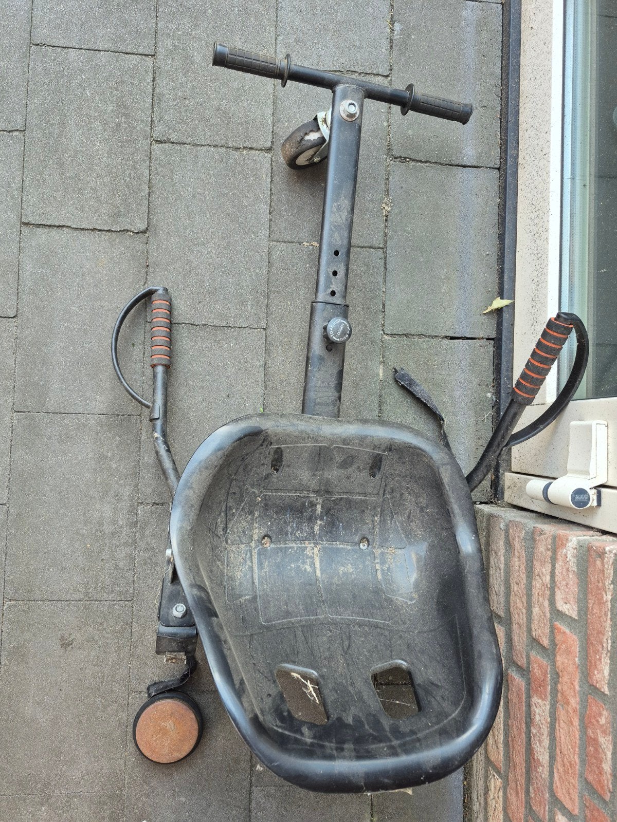 Gebruikt zitje voor Oxboard - Wieltje voor mag vervangen, Ophalen of Verzenden