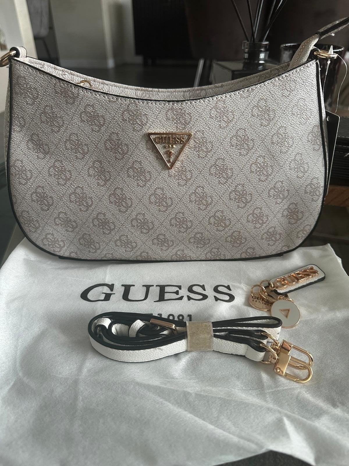 Guess Schoudertasje - Nieuw met label, Ophalen of Verzenden, Nieuw, Beige, Schoudertasje