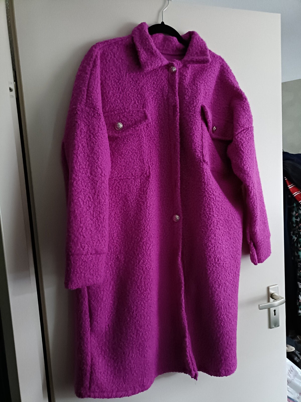 Nieuwe boucle lange paarse jas, mt xl/xxl, Maat 38/40 (M), Paars, Nieuw, Ophalen of Verzenden