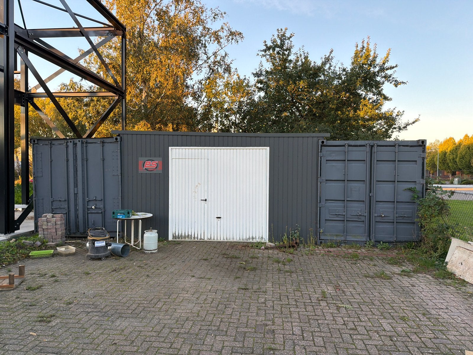 Opslagruimte/Garagebox.  Containers met overkapping, Doe-het-zelf en Verbouw, Ophalen