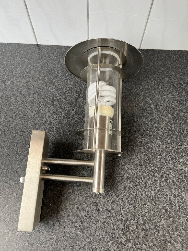 RVS buitenlamp , wand lamp met gloeilamp ., Minder dan 50 watt, Wandlamp, Ophalen of Verzenden, Netvoeding