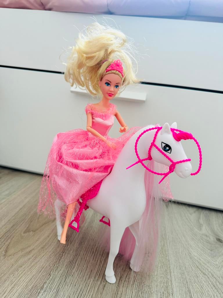 Prinses op paard, Ophalen, Zo goed als nieuw, Barbie