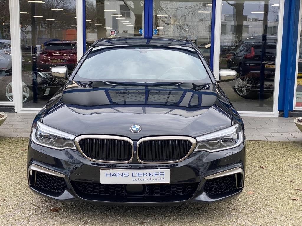 BMW 5 Serie M550i xDrive High Executive leer/navigatie/autom, Auto's, Automaat, Gebruikt, 2000 kg, 4395 cc