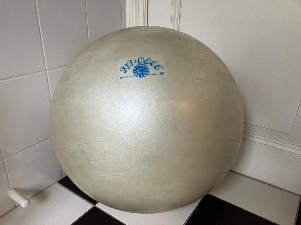 Sterke fitnessbal gymbal oefenbal 65 cm - Zie alle foto’s, Ophalen of Verzenden, Gebruikt, Buik, Fitnessbal